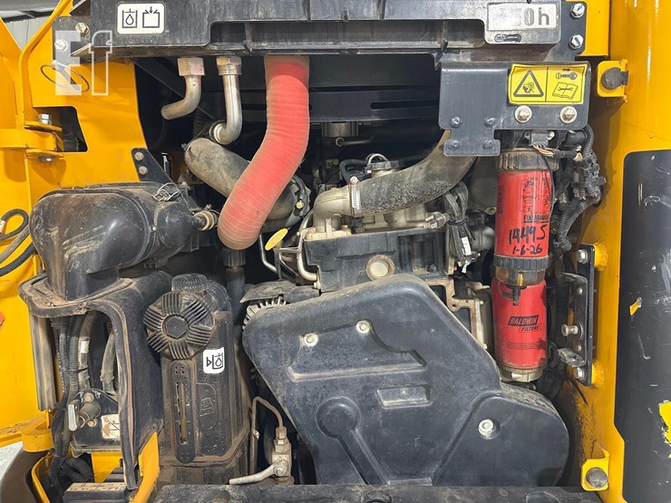 2021-jcb-3ts-8t-image-25