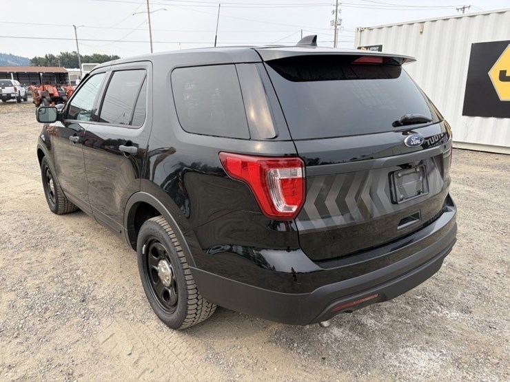 2017-ford-explorer-image-6