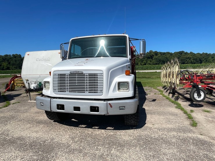 1995-freightliner-fl80-image-2