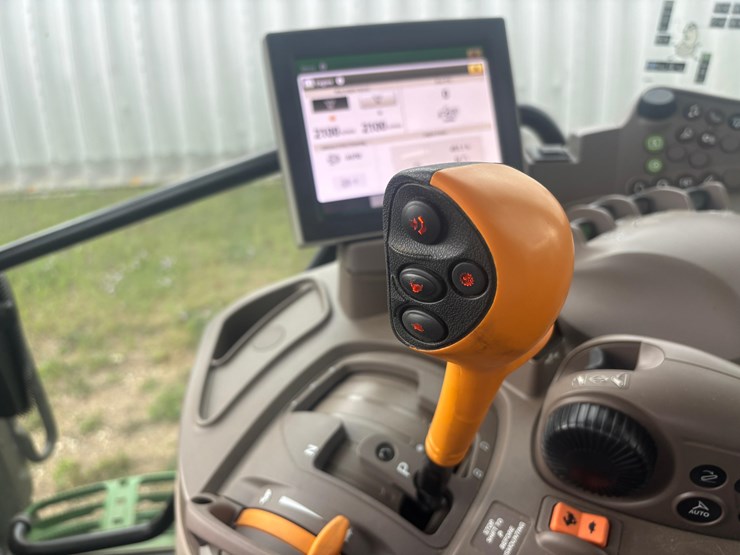 2020-john-deere-6155r-image-16