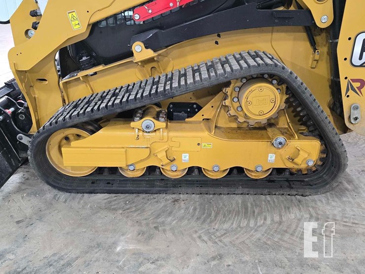 2025-caterpillar-255-image-27