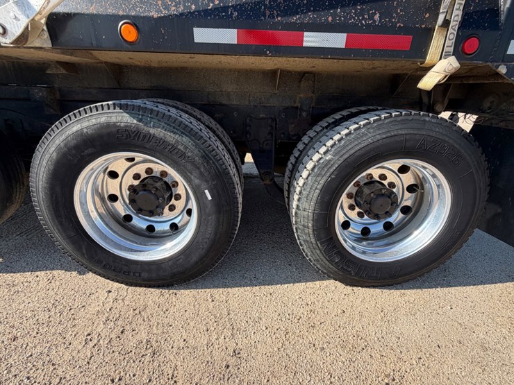2011-kenworth-t800-image-16