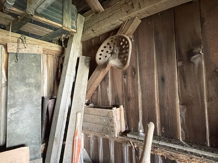 #2321-•-wheelbarrow,-barb-wire,-tractor-seat,-and-more-image-4