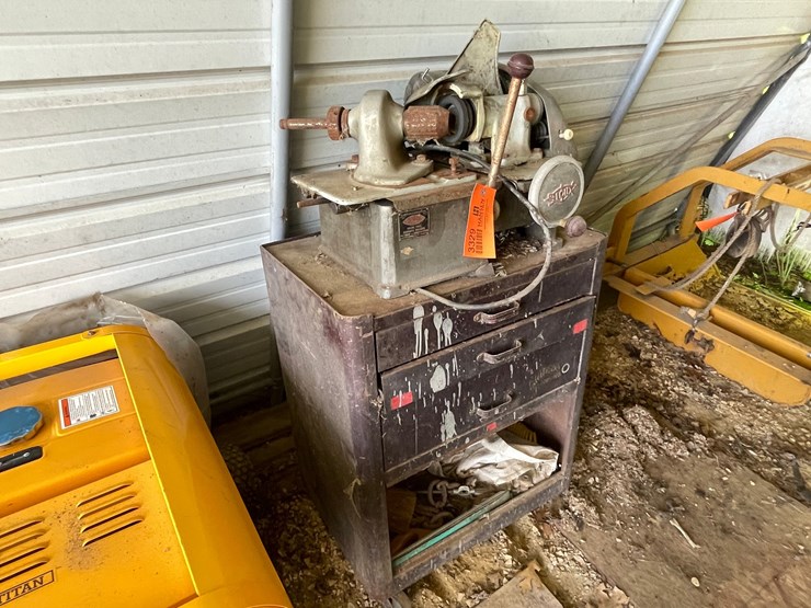 #3329-•-stoux-valve-face-grinding-machine-and-rolling-metal-tool-box-image-3