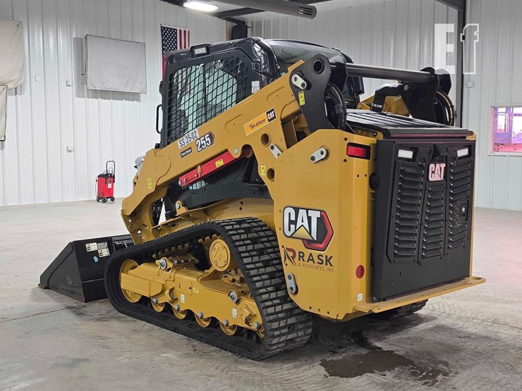 2025-caterpillar-255-image-4