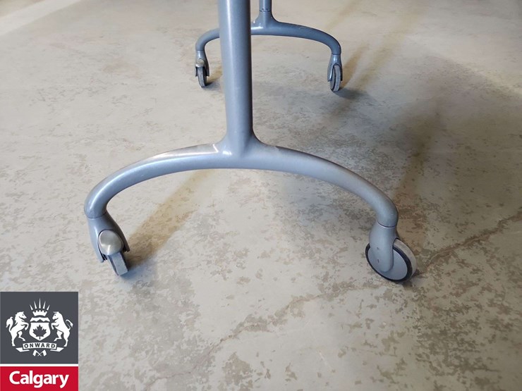 small-rolling-table-image-3