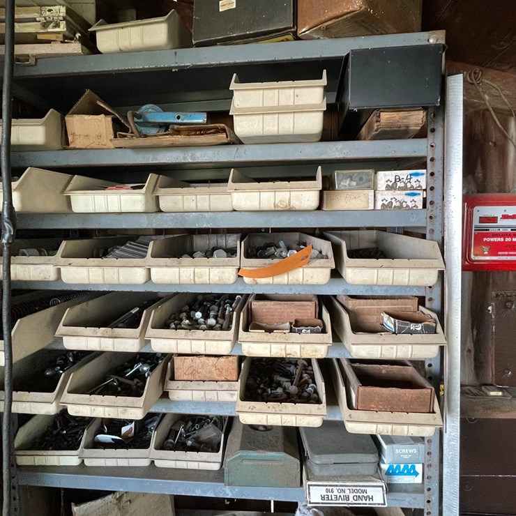 #2332 • Contents of Shelf