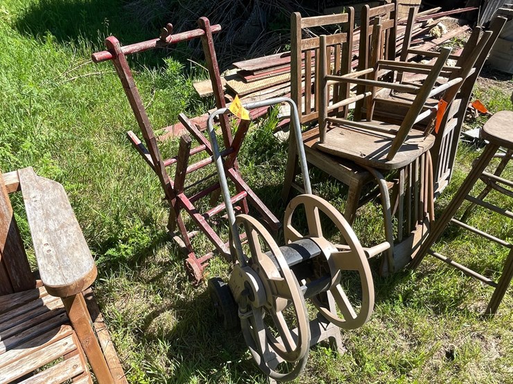 #3243-•-vintage-wood-hose-reel-with-plastic-hose-reel-image-3