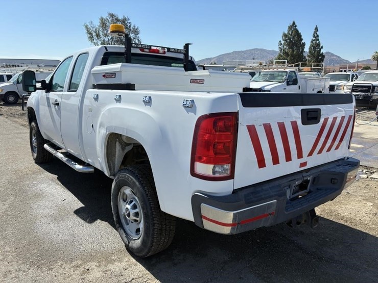 2012-gmc-sierra-2500-image-4