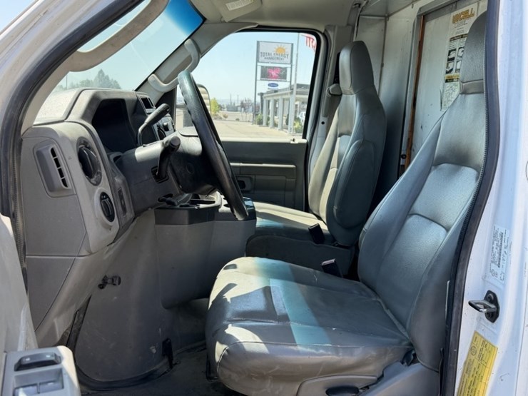 2014-ford-e450-sd-image-37