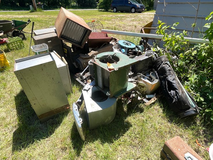 #3305-•-scrap-iron-pile-image-1