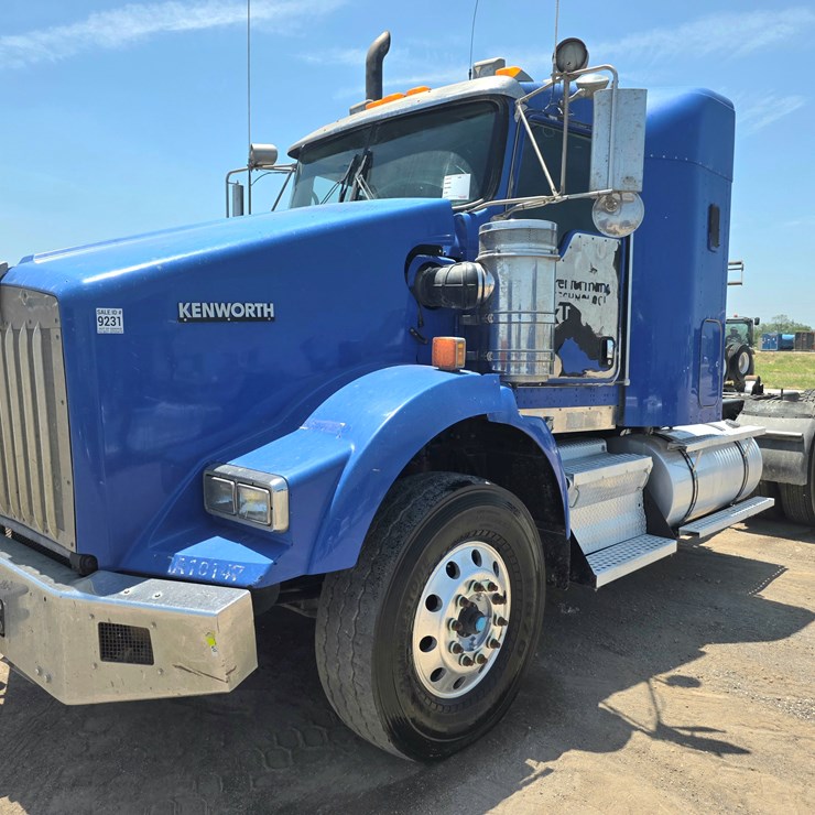 2013 KENWORTH T800