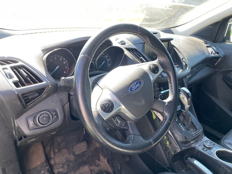 2014-ford-escape-titanium-image-33