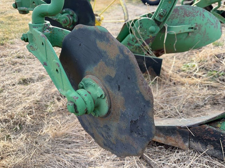 john-deere-pull-type-two-bottom-plow-image-20