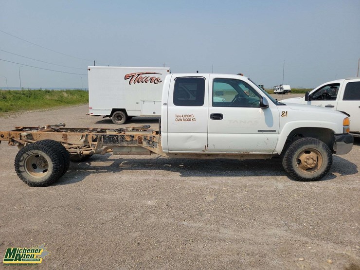 2001-gmc-sierra-3500-image-5