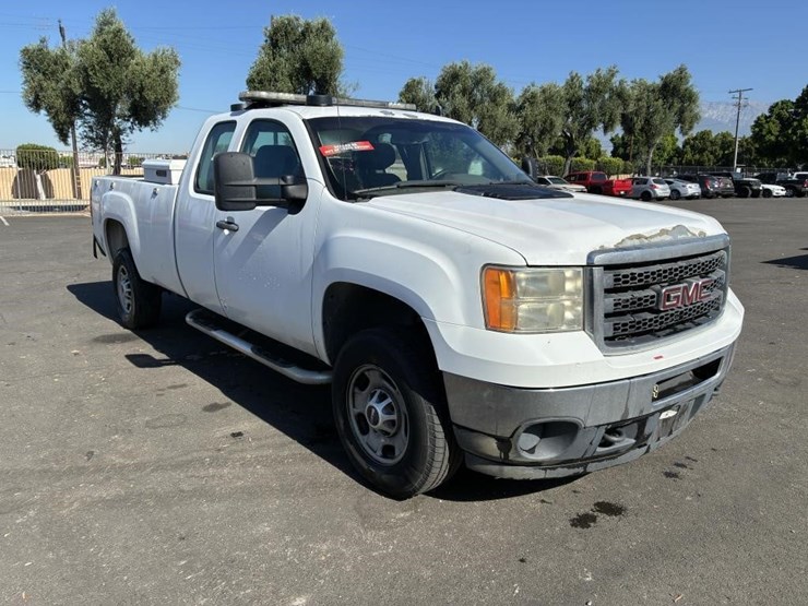 2012-gmc-sierra-2500-image-2