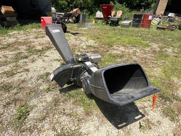 #3322-•-yard-machines-chipper-image-7