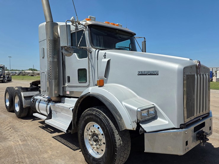2015-kenworth-t800-image-3
