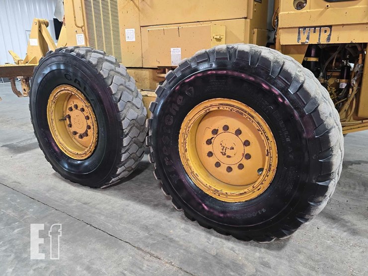 2001-caterpillar-140h-image-31