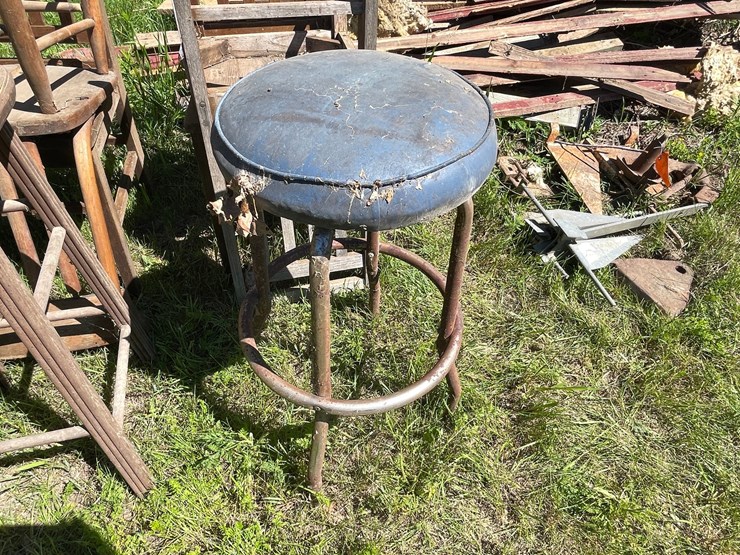 #3242-•-vintage-wood-chairs-and-stools-image-11