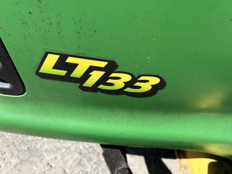 2001-john-deere-lt133-image-28