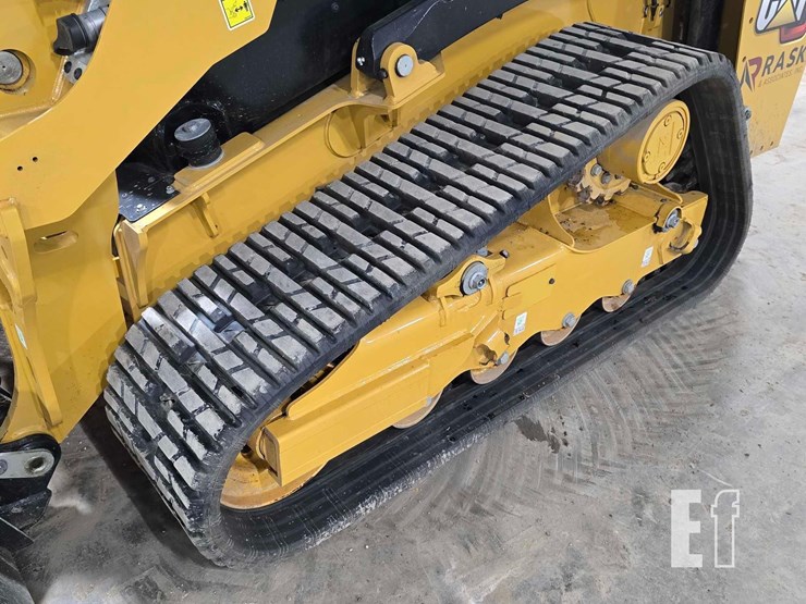 2025-caterpillar-255-image-31