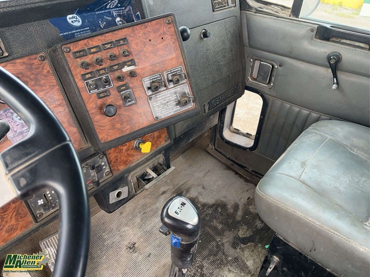 2000-kenworth-t800-image-16