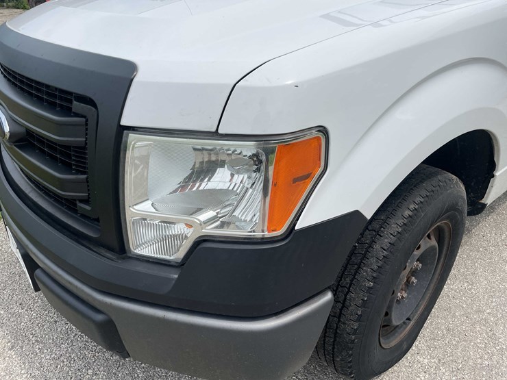 2014-ford-f150-xl-image-10