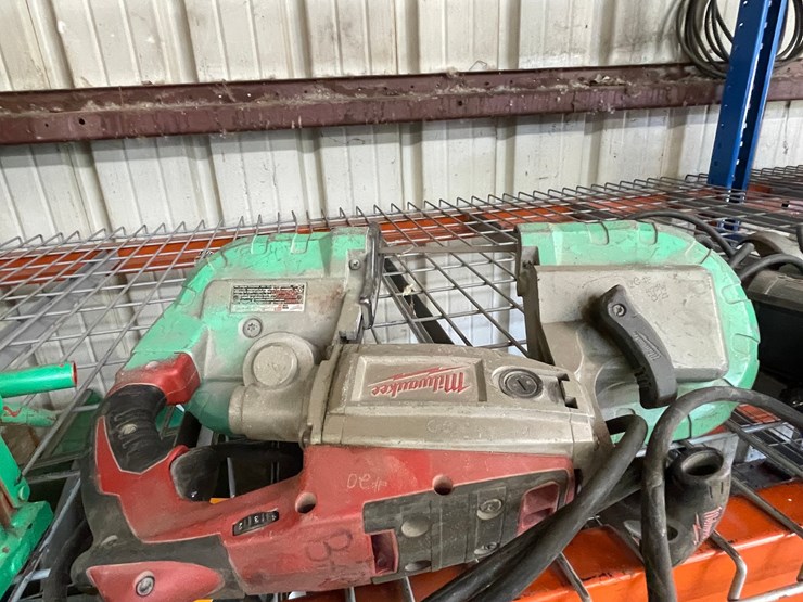 #4024-•-milwaukee-electric-portable-bandsaw-image-3