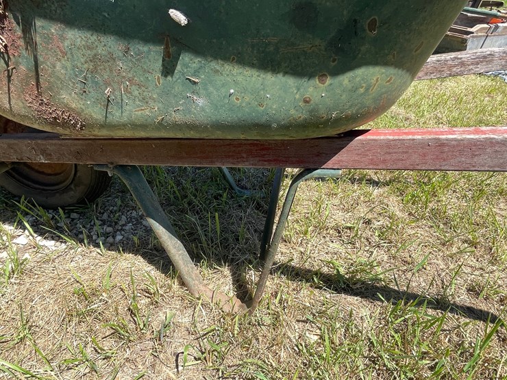 #3308-•-true-temper-wheelbarrow-and-estate-pull-behind-spreader-image-18