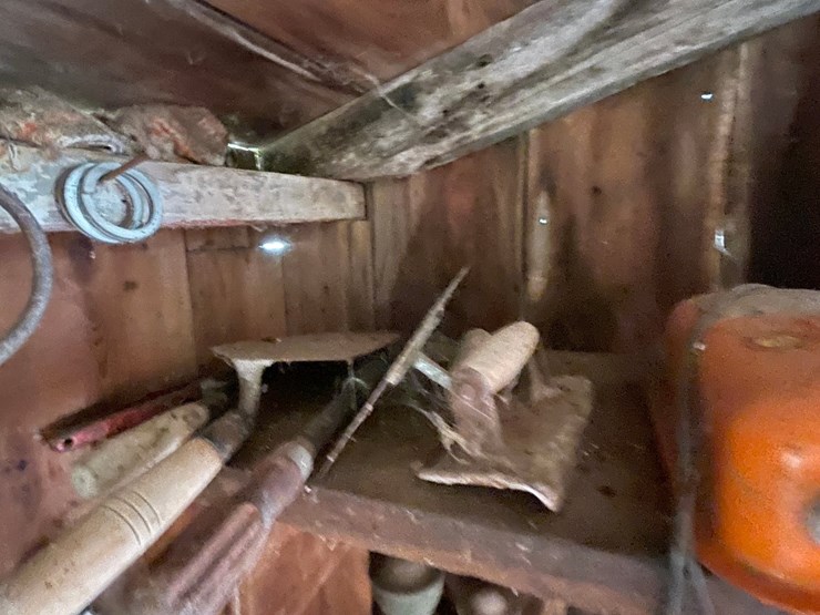 #2337-•-contents-of-wall-image-3