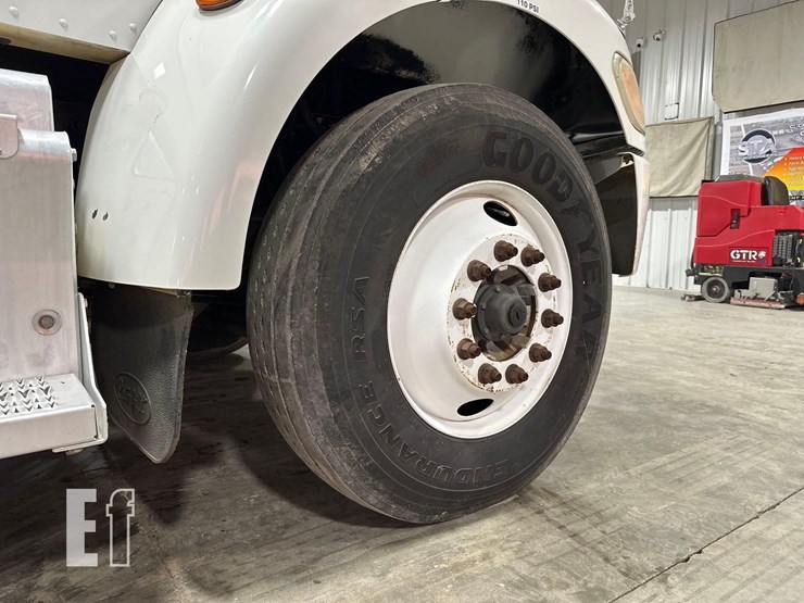 2015-peterbilt-337-image-31