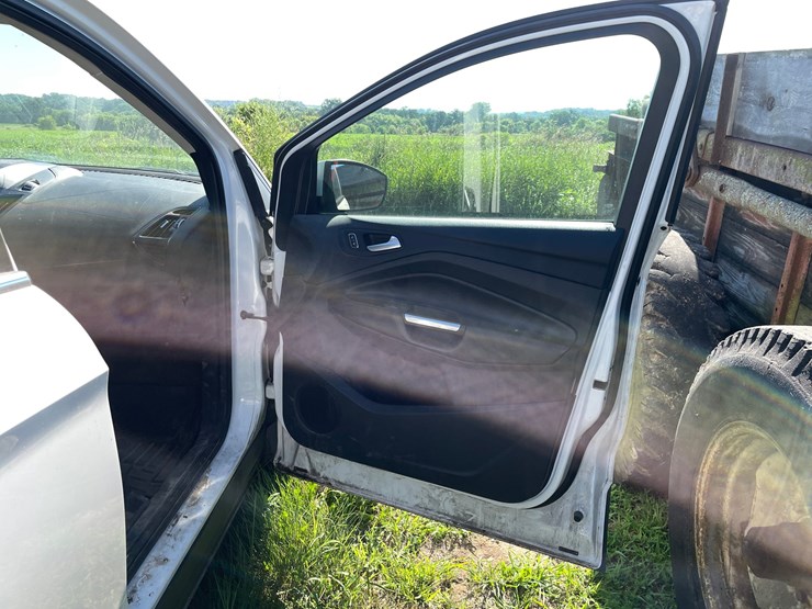 2014-ford-escape-titanium-image-53