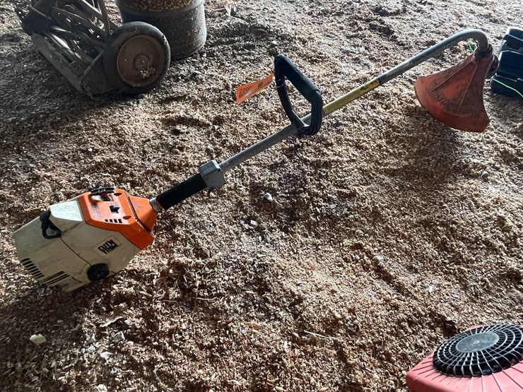 #2290-•-stihl-fs36-weed-wacker-and-dayton-leaf-blower-image-10