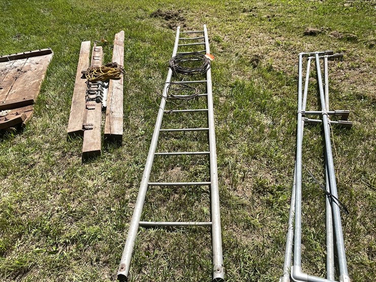 #3229-•-14'-metal-ladder-and-cable-image-6