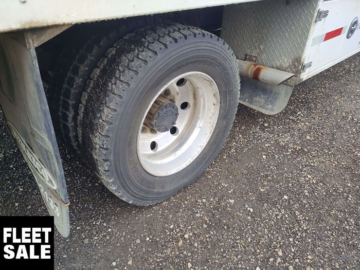 2021-ford-f550-image-12