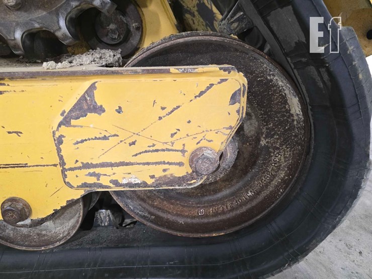 2021-caterpillar-259d3-image-30