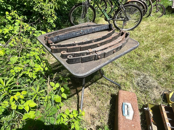 #3303-•-metal-table-and-(7)-trailer-springs-image-5