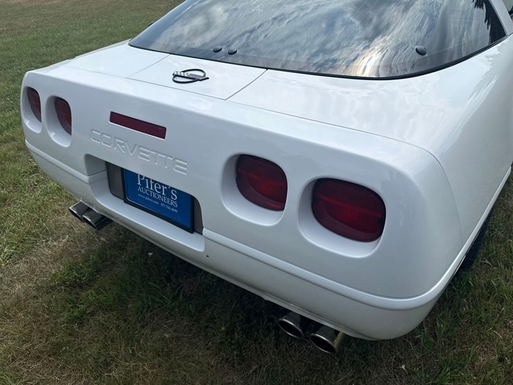 1992-chevrolet-corvette-image-26