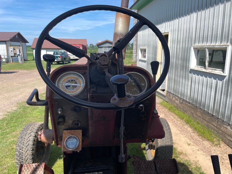 #1020-•-farmall-656-gas-tractor-(augusta,-wi)-image-37