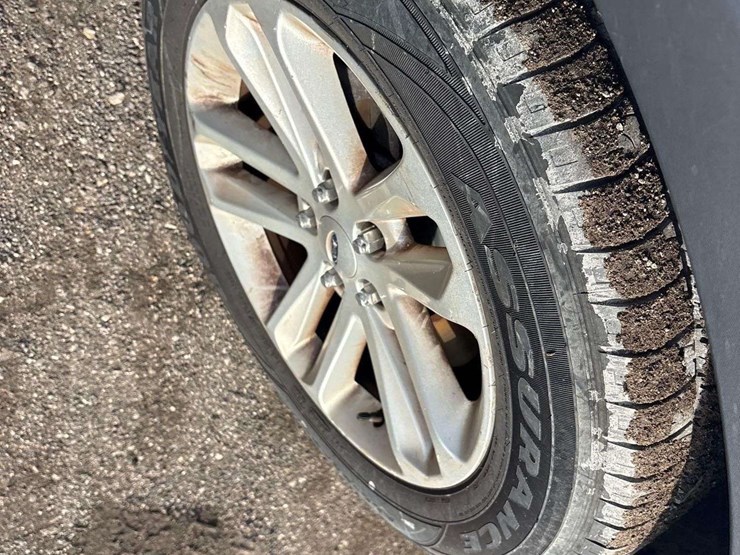 2016-ford-explorer-image-22