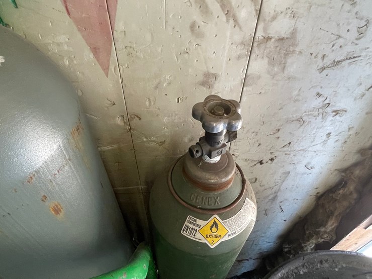 #4056-•-torch-tanks-with-cart-and-hoses-image-8