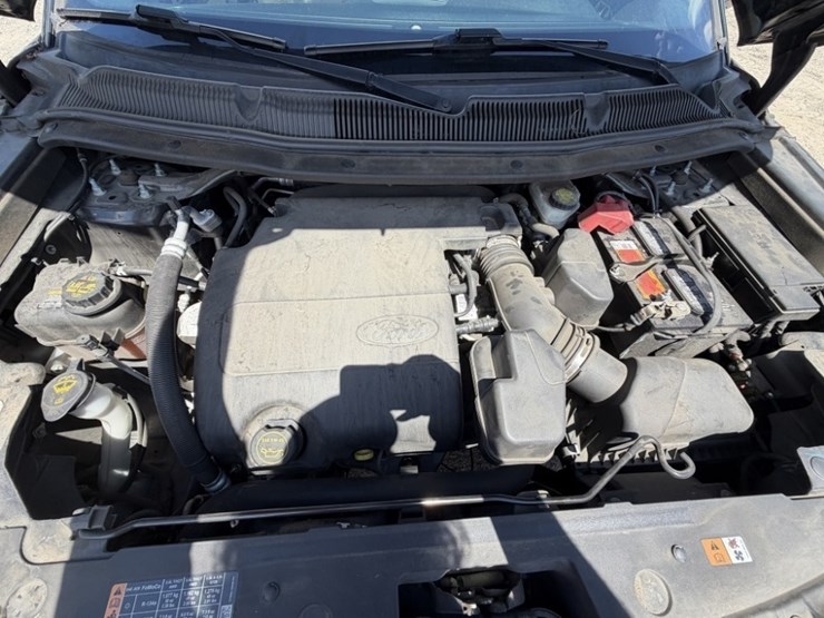 2017-ford-explorer-image-13
