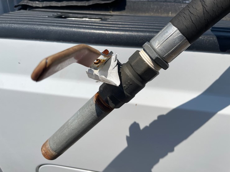 #5805-•-fuel-transfer-tank-with-tool-box-image-5