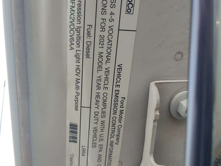 2021-ford-f550-image-33