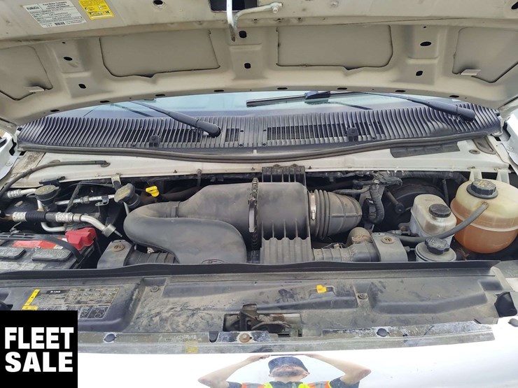 2014-ford-cargo-image-27