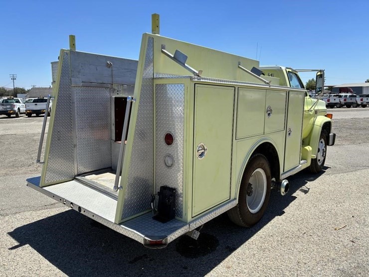 1983-gmc-c6000-firetruck-image-3