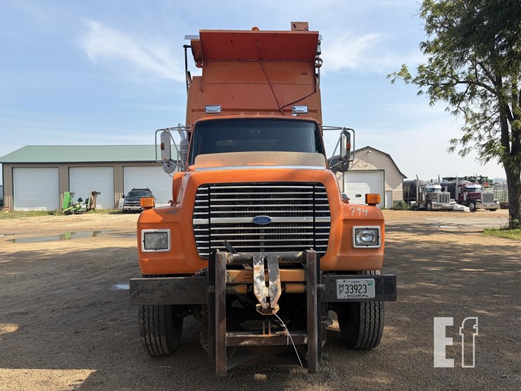 1996-ford-lt9000-image-8