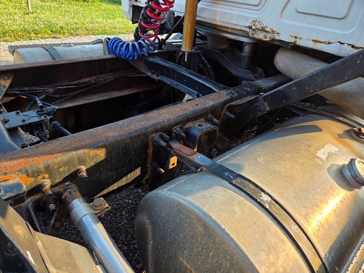 1999-mack-ch613-image-29