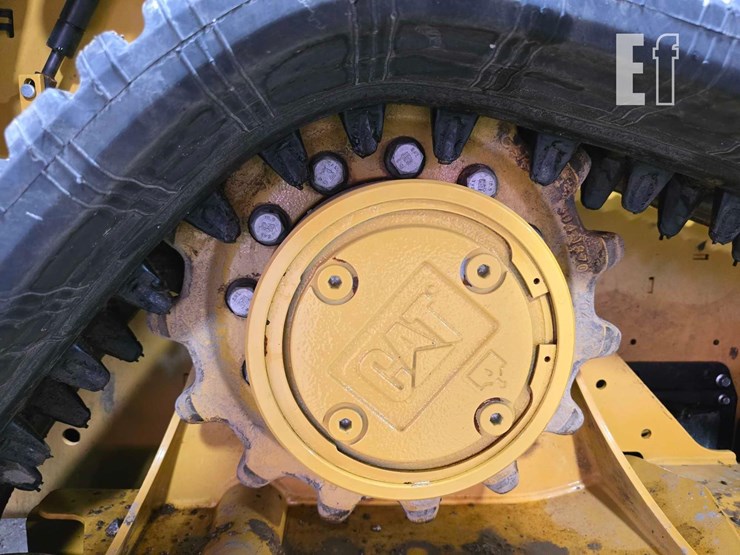 2025-caterpillar-255-image-34